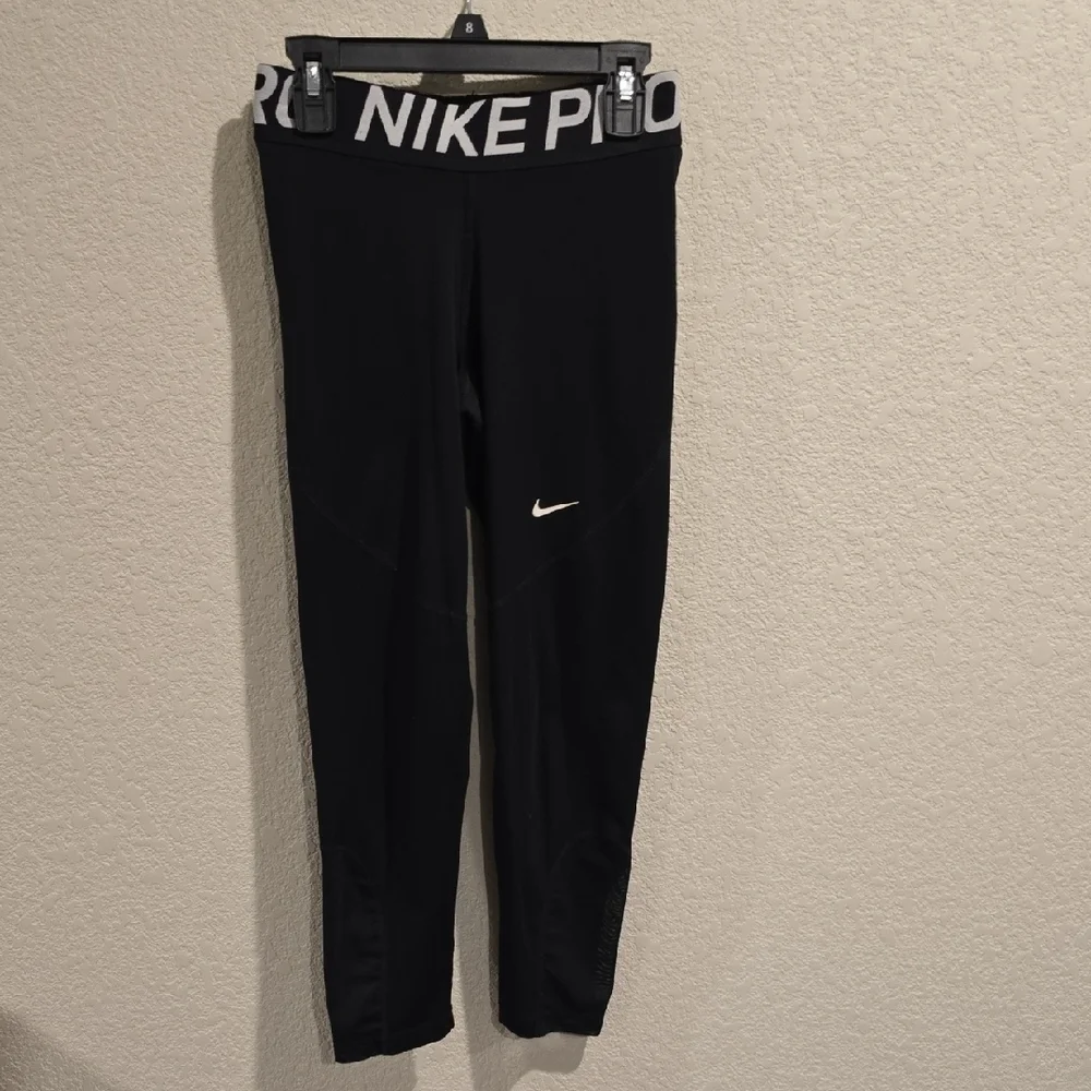 Nike Pro Dri-FIT Black Cropped Training Tights - Women's Size Small